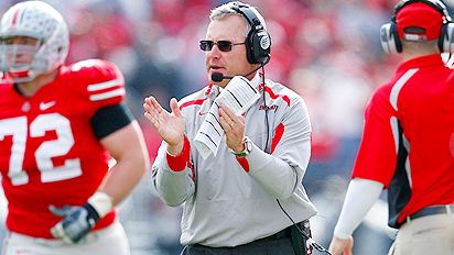 Jim Tressel and the Buckeyes look to beat USC, and may have to do it without RB Chris Wells.  (Joe Robbins of Getty Images)